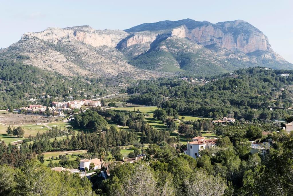 Casa Junto Golf La Sella Y Centro Budista Sakya Muntanya la Sella Luaran gambar
